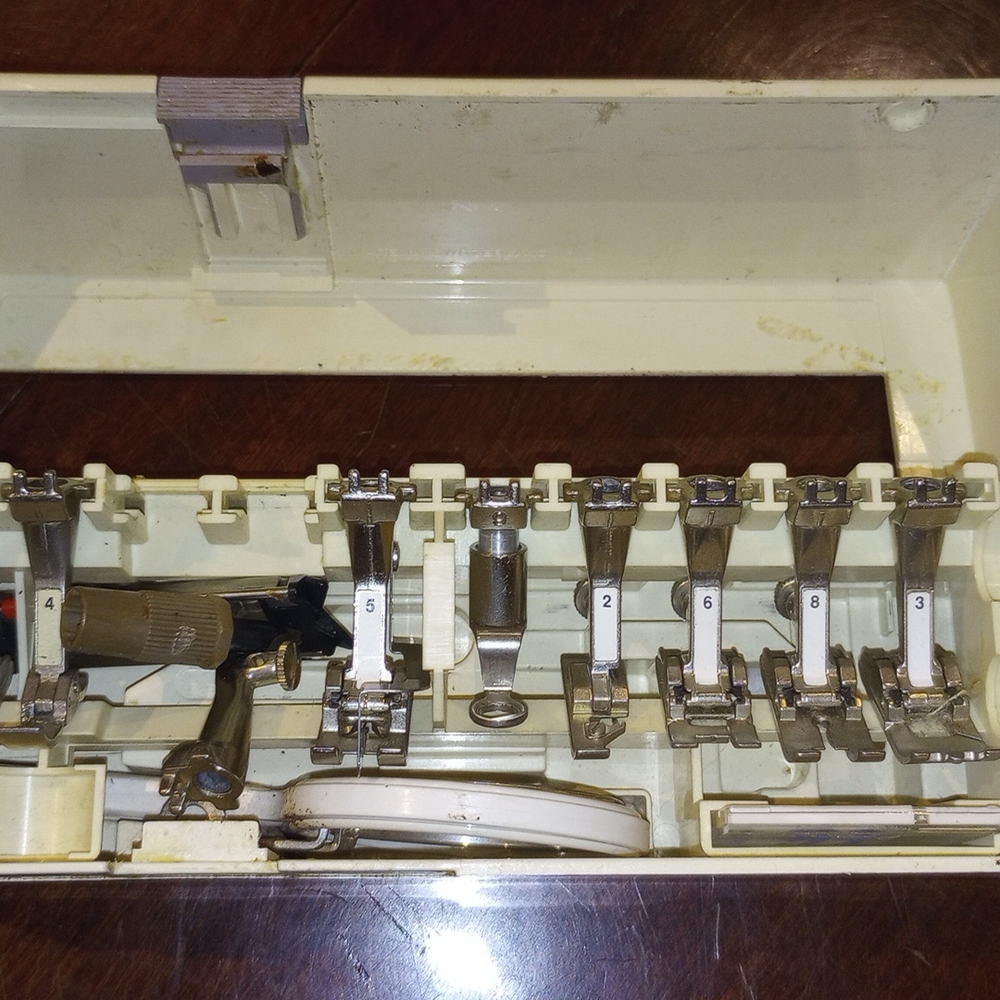 Antique Vintage Sewing Machine Presser Foot Set - Cream and Silver